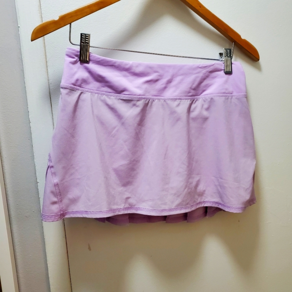 Women's Lululemon pink skort